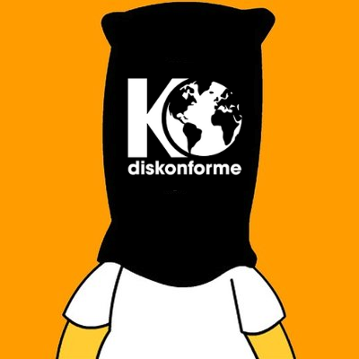 Soy a superhero sostenible, speaker de las injusticias.
Mis enemigos son el greenwashing, la contaminación, la deforestación y las ensaladas del McDonalds.