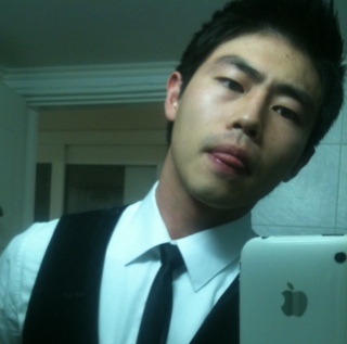kjh56k's profile picture. 일산/ 목표를 향해 달려가는/ 명지대학교/ 파나소닉GF1/ 남아프리카공화국전문가/ 사회봉사단5기/ 대우건설 홍보대사4기/ SK텔레콤 캠퍼스기자단2기/ 교내 UCC대상/ Microsoft RSP인턴/ 친목도모/취업정보/인맥관리/영화보는취미/ 최근창업관심