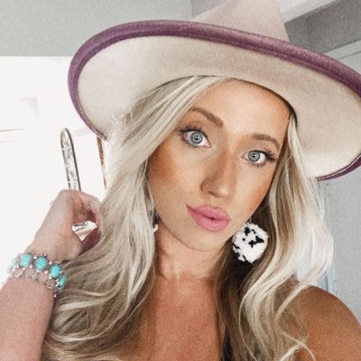 Profile Picture of 𝐋𝐎𝐔 (@shayla_boyd_) on Twitter