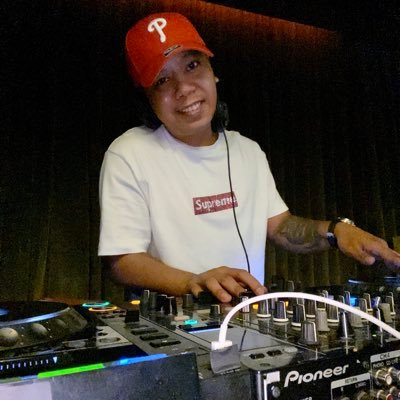 Senior Technical Coordinator, IT Engineer, iOS Developer, DJ, Producer, Simple Swag, Geek, Sneakers Lover, Music Lover. Instagram: markthadj