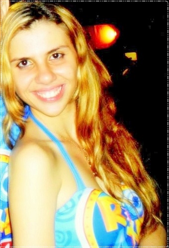 Carioca,20 anos,alegre,de bem com a vida :* &&' #fã da Claudia Leitte ♥