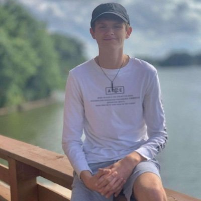 Hilliard Darby 2022
I love working and helping with people
Being kind is very important