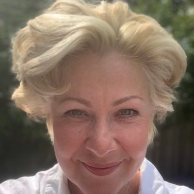 SueJone71442134's profile picture. Old bird