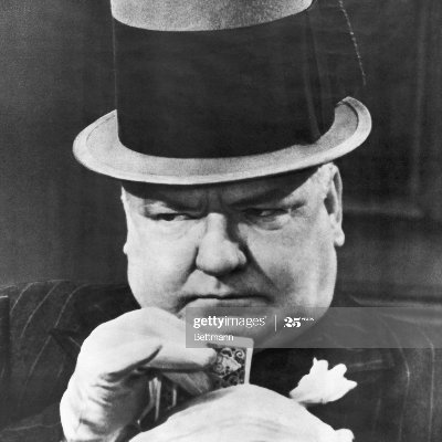 edgecitykid's profile picture. Proud to be right-handed.