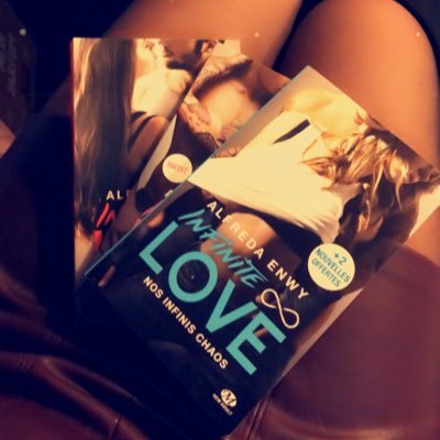 Passionnée de romance, New Adult et Young Adult... Bookstagram 📸