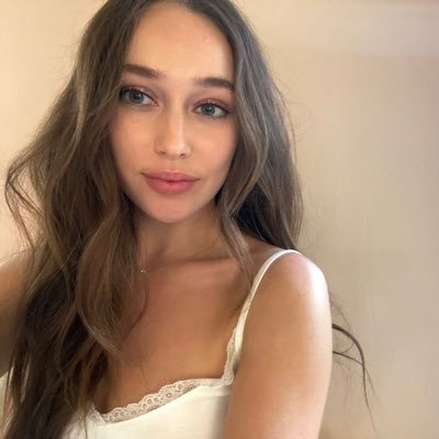 Alycia Debnam-Carey Profile