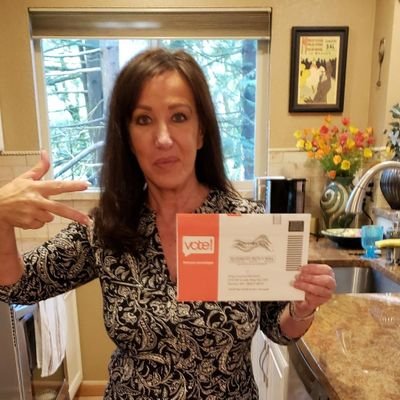 #nevertrumper #trumplost
#HarrisWalz
#Imacatmom
#ClimateCrisis
#FBR #BlueWave #ProChoice #BLM
Gangster of Love
Lover of art
Lover of reading
Lover of animals