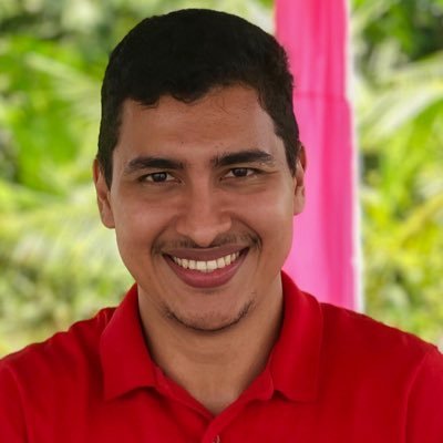Advogado, psicólogo e ativista pela educação.