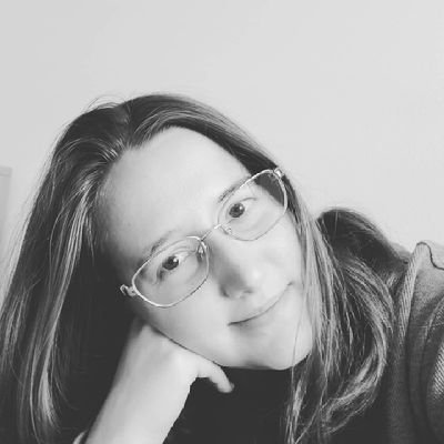 melmaxson's profile picture. Loves cats, yoga, and pie.