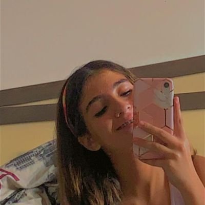 hi ✨here for the tea 😻and to tweet random stuff 😚
tiktok: @notyarakhazal
snapchat: yara.danator