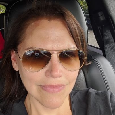 VP, Marketing Leader - #GTM #Messaging & #Brand
Proud mom of twins. Love to travel, cook, read and plan events... when time allows. Tweets are my own.