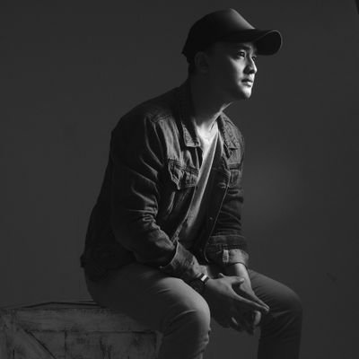 naimshamshol's profile picture. anak utaqha mai
🎬 as Rudy in Tak Sempurna Mencintaimu
🎬 as Ben in Korban Kasih
🎬 as PB Taufik in Hero Ther Series 2