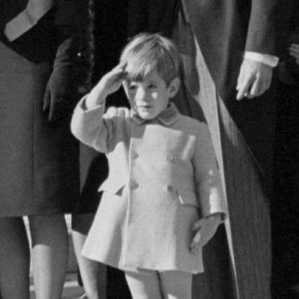 2ebelSoul's profile picture. Rooting for the Good to root out the Evil.
🐸🇺🇲