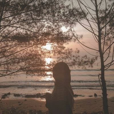 loveinpie's profile picture. i cant talk about me.
jarang ngetweet bukan berarti fake