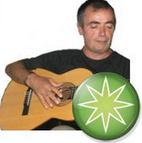 Txatxangorri's profile picture. Euskal musikaren txokoa, karaoke formatuan. Basque music.