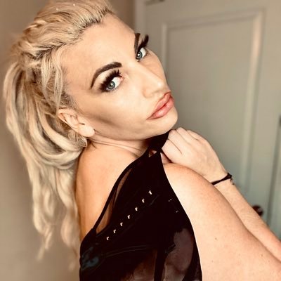 #camgirl #streamate ❤️Netflix❤️ donuts ❤️spoil me because I have nice boobs https://t.co/GS1oqwIRSD