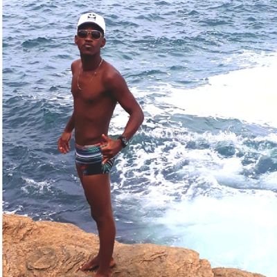 Carioca: 🏖
Ariano: ♈
Instagram:Gleisonbatista
enfermagem ❤
oya 🦋🏹
❤namorando 👬🏿