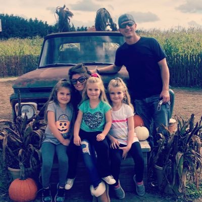 jennben27's profile picture. Thankful 🙏🏻 Wifey  💑 Mommy to our girls 💗💗💗 Scentsy Consultant 💟 Health, Fitness and Gluten Free too! :)