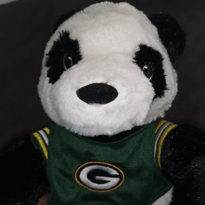 Bärtig, sarkastisch bis zynisch, desinteressiert, Panda, #greenbaypackers #footballaddicted ,🐼❤️🦋