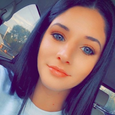 AmandaMichaud16's profile picture. I already hate you.