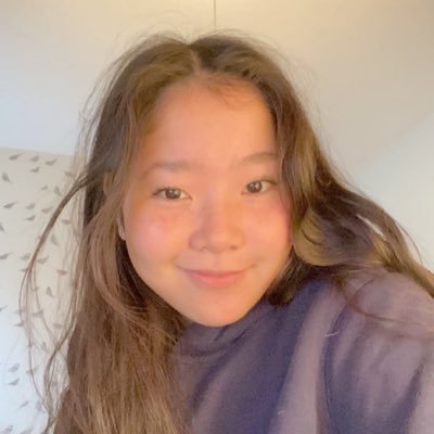 EsmeLevine's profile picture. 