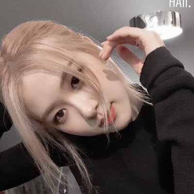 #⃝𝐔𝐍𝐑𝐄𝐀𝐋 : a beautiful woman who has a very high and soft voice. known as 𝓡𝓸𝓼𝓼𝓮́𝓪𝓷𝓮 𝓟𝓪𝓻𝓴 in the group of 𝐁𝐋𝐀𝐂𝐊𝐏𝐈𝐍𝐊 ✦