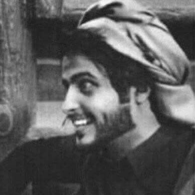 زمانك لو صفالك يوم فلا تحسب صفالك دووم ***** وعينك لا أهتنت بالنوم ترا الأيام غداره