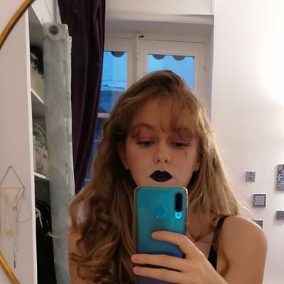 marie_ha01's profile picture. Lyon 2 / Lausanne - M2 Études sur le genre 🍷
🐍