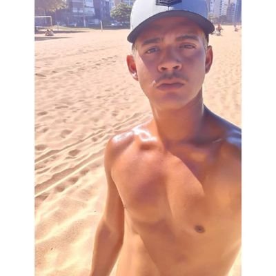 °Capixaba  Praeiro  🌞🌊
° 🔥✨♐
 ° Canela verde vive em Vitória-Es 
° @LadyGaga 💖
° ,  Do Axé 🕴🏿💃🏾🕺💃
... Insta marcus_holland_027