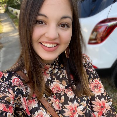 laurabthomas_'s profile picture. Mama to Audrey and Ellie. coffee drinker, teacher 🍎, ok person to be around. ☺️