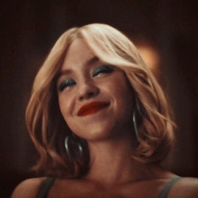 iceprincesscass's profile picture. 𝐈 𝐟𝐞𝐞𝐥 𝐥𝐢𝐤𝐞 𝐥𝐨𝐯𝐞 𝐢𝐬 𝐬𝐮𝐩𝐞𝐫 𝐝𝐚𝐫𝐤 𝐚𝐧𝐝 𝐧𝐨 𝐨𝐧𝐞 𝐞𝐯𝐞𝐫 𝐭𝐚𝐥𝐤𝐬 𝐚𝐛𝐨𝐮𝐭 𝐢𝐭 ||, not @sydney_sweeney commentary only