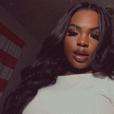 the best to ever do it, even if I’ve never done it 💅🏾