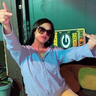 astraladiosa's profile picture. gemini sun scorpio moon aquarius rising