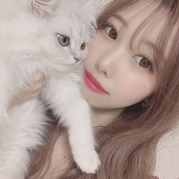母子家庭でビンボー育ち(´•ω•̥`)⇒介護職に就くもブラックすぎて欝病になり退職⇒スーパーでレジ打ち⇒今の現状を変えたいと思い、ネットビジネスに出会う⇒3ヵ月で月収100万円達成💙
時間とお金が自由になって幸せな毎日に💗
わたしの様に現状を変えたいと思っている人を無料でサポートしてます💪