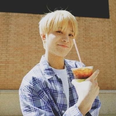 heloow05's profile picture.