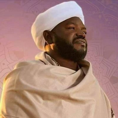 Ahmadou Abdoulaye Diallo Né à goundam , réside au Mali . je ne suis pas special