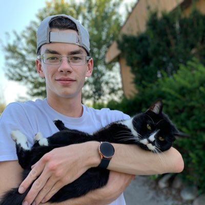 mcmartin7978's profile picture. Class of 2020
                                                                   Track & Cross Country

                                     National Guard 🇺🇸