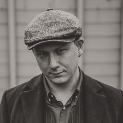 Performerist, Musiciany and Such.
String-Monger for Cadaver Club and Matty James Band. Erstwhile contributer to podcasts.
All views are someone else's.