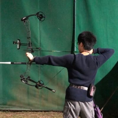 最近はコンパウンドボウ射ってます。