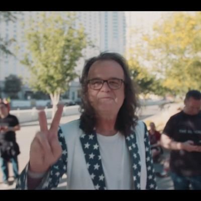 @U2 💯, Dad of 2 Kiddos
#TheAmericanSouL Suit Guy #HigherGround Game Designer/Producer/Director/Singer/Songwriter https://t.co/1rK1PggtPI