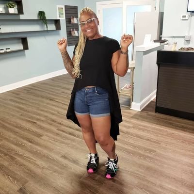 THATMAKEUPCHICK's profile picture. PROFESSIONAL MAKEUP ARTIST
3X EMMY NOMINATED & EMMY WINNING MAKEUP ARTIST ...
I.A.T.S.E 798 MAKEUP ARTIST/ Entrepreneur 
Black in Cannabis