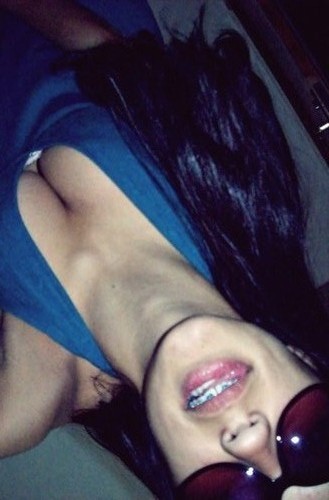 Sou foda, sou caótica, sou egoista, sou totalmente blasé,.Sou cheias de defeitos , e só lamento decepcionar vcs.Me engulam se quizer,ou pode jogar fora!