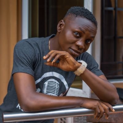 Mixing engineer 🎹
Sound engineer 🎧
Mixing & Mastering 🎼
WhatsApp:08177432161