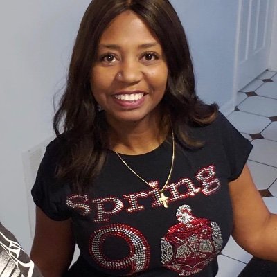 essence390's profile picture. Smart and silly