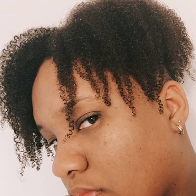 anabellethepoet's profile picture. multi dimensional