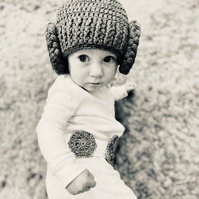 Wife, mama to Alice, nap enthusiast, Detroit Tigers fan, novel reader, amateur crafter.