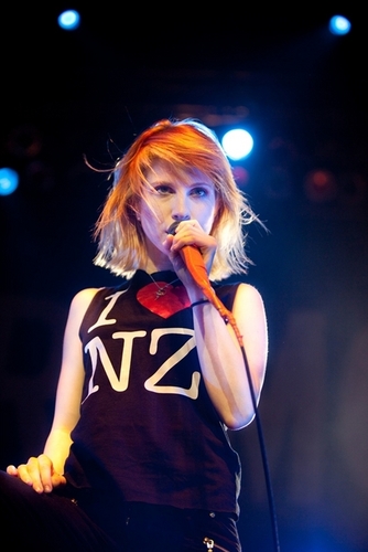 ParamoreFansNZ's profile picture. 