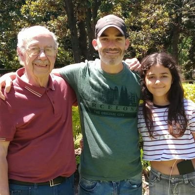 Cuenta dedicada a difundir libros de una familia de tres generaciones de escritores. Guadalupe, Rafael y Sebastián Giménez. Fantasía, futbol, espiritualidad