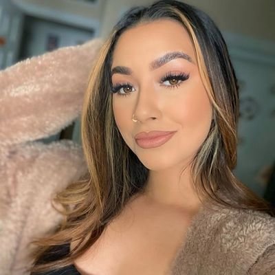 laurendwyer72's profile picture. 