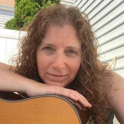 Singer. Owner of https://t.co/IV6ZGeB4Ir and https://t.co/xbHTI8UK4D. I teach Technology & Gender Inclusion to law firms & other businesses. (they/them)